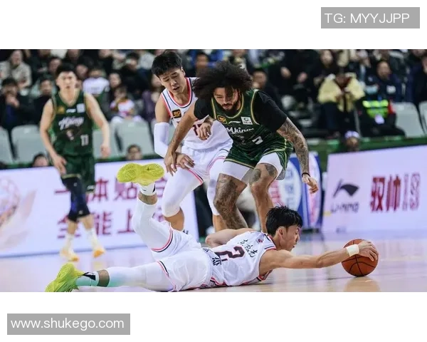 常规赛精彩对决广东队与新疆队直播录像回放全程回顾